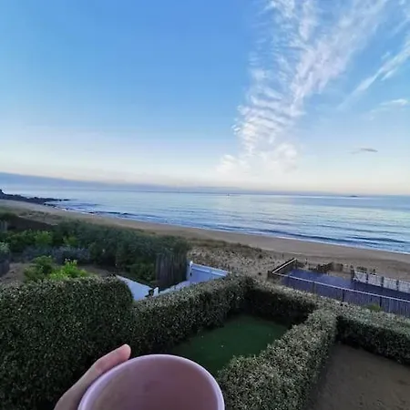 Sur La De Bonne Source Les Pieds Dans L'eau Pornichet