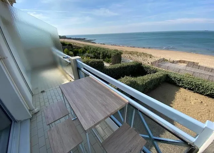 Sur La De Bonne Source Les Pieds Dans L'eau *