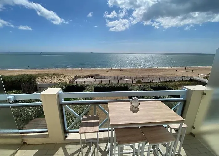 Sur La De Bonne Source Les Pieds Dans L'eau